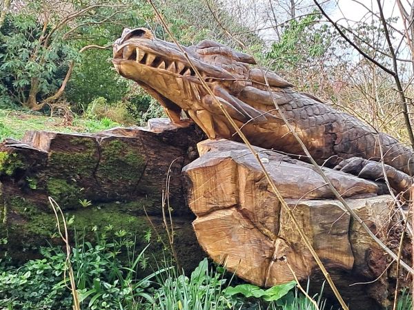Garden house dragon